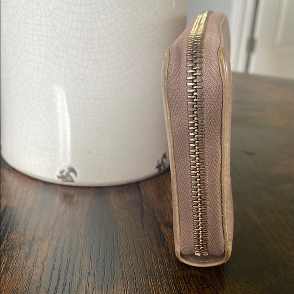 Gucci MicroGuccissima GG Dusty Pink Leather Bow Wallet Zipper Closure - Picture 4 of 11